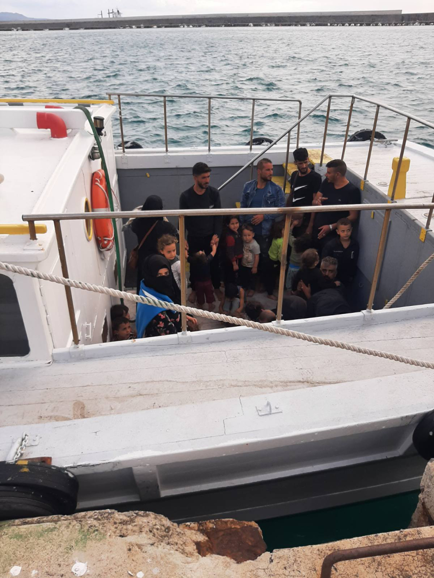 Μεγάλη επιχείρηση έρευνας και διάσωσης στην Πύλο - 85 μετανάστες μεταφέρθηκαν στην Καλαμάτα
