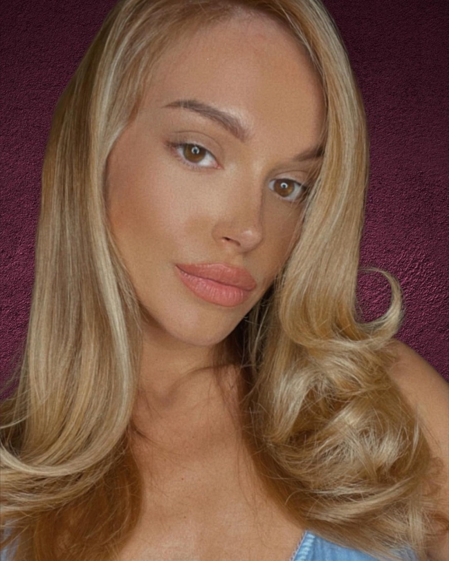 Τάνια Μπρεάζου: Έβαψε τα μαλλιά της ξανθά αλλά λέει ότι... είναι έξυπνη