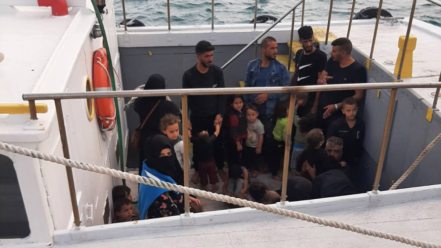 Μεγάλη επιχείρηση έρευνας και διάσωσης στην Πύλο - 85 μετανάστες μεταφέρθηκαν στην Καλαμάτα