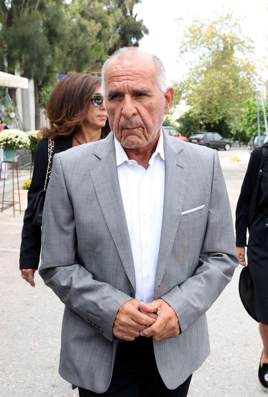 Μάρθα Καραγιάννη: «Αντίο Μαρθούλα»  - Ράγισαν καρδιές στην κηδεία, λύγισε η Σαπουντζάκη