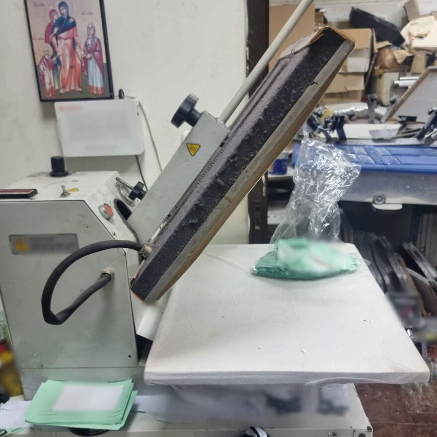 Πάτρα: Πέντε συλλήψεις για χιλιάδες μαϊμού ρούχα 