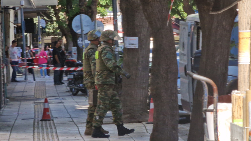 Θεσσαλονίκη: Απομακρύνθηκε και η δεύτερη οβίδα που εντοπίστηκε - Βίντεο από την επιχείρηση του στρατού