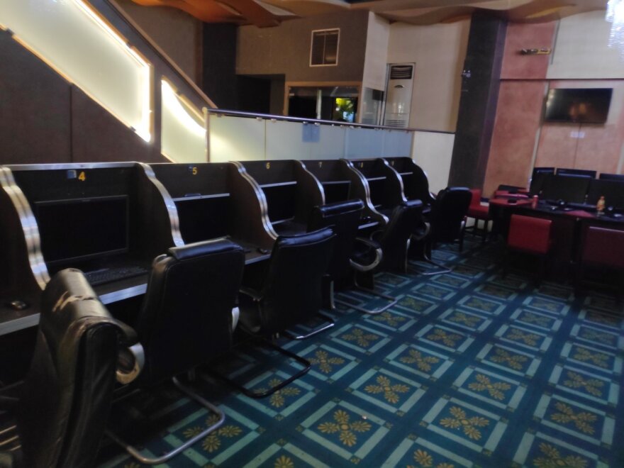 Αθήνα: Είχαν μετατρέψει μπαρ σε μίνι-καζίνο - 15 συλλήψεις