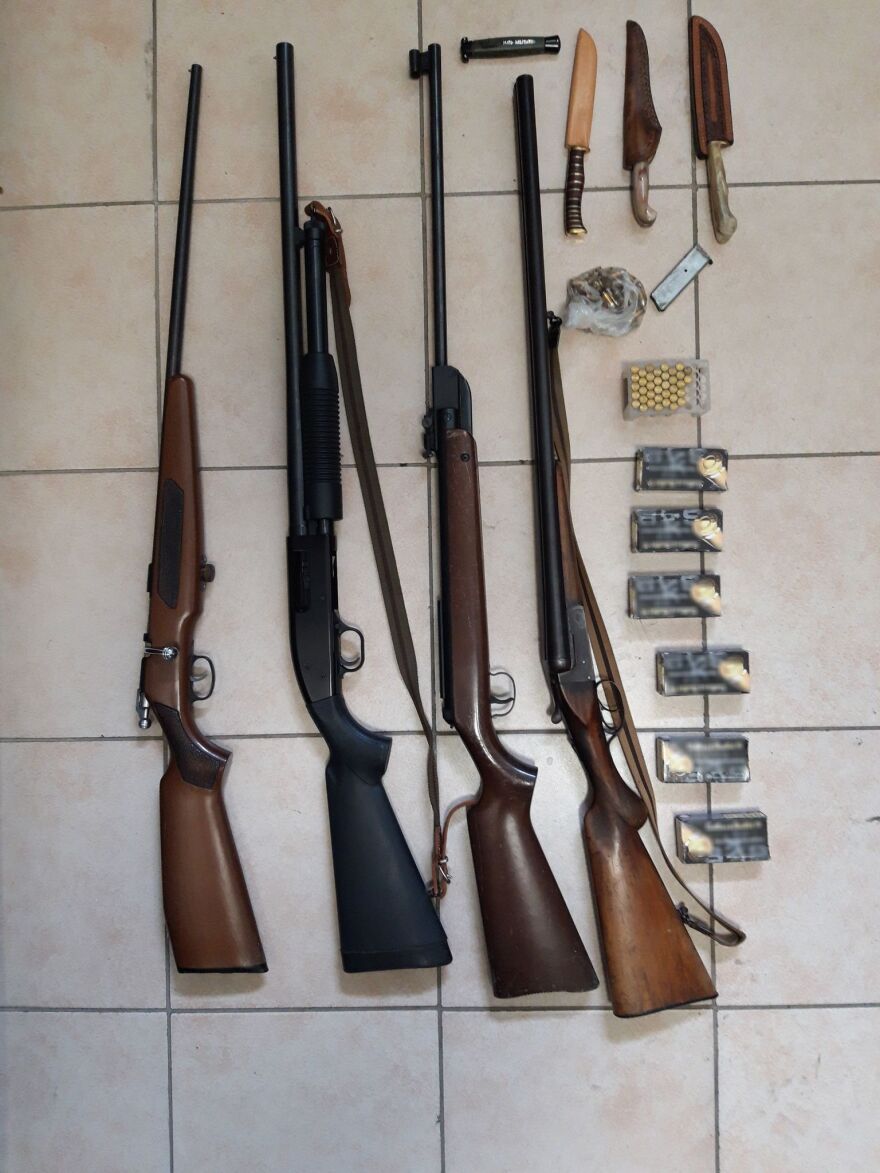 Ηράκλειο: Έκρυβε ένα μικρό «οπλοστάσιο» στο σπίτι του - Μια σύλληψη