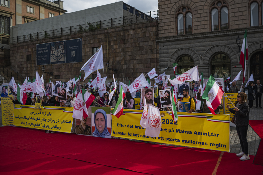Ιράν: Διαδηλώσεις συμπαράστασης στις Ιρανές σε όλο τον κόσμο και κατακραυγή για τη βίαιη καταστολή από το καθεστώς