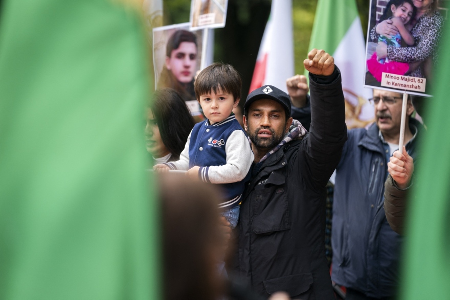 Ιράν: Διαδηλώσεις συμπαράστασης στις Ιρανές σε όλο τον κόσμο και κατακραυγή για τη βίαιη καταστολή από το καθεστώς