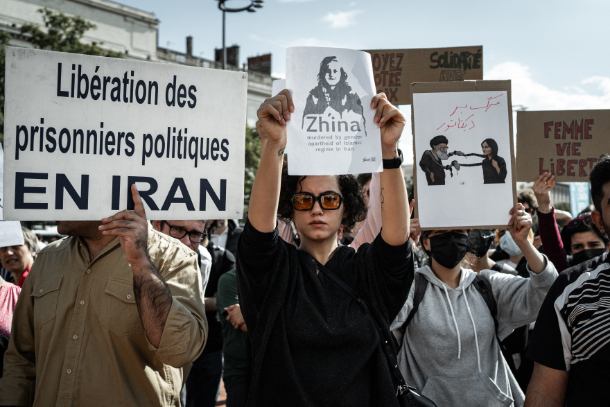 Ιράν: Διαδηλώσεις συμπαράστασης στις Ιρανές σε όλο τον κόσμο και κατακραυγή για τη βίαιη καταστολή από το καθεστώς