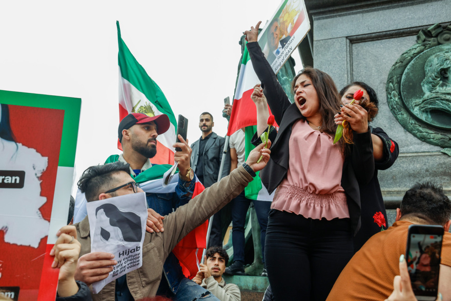 Ιράν: Διαδηλώσεις συμπαράστασης στις Ιρανές σε όλο τον κόσμο και κατακραυγή για τη βίαιη καταστολή από το καθεστώς