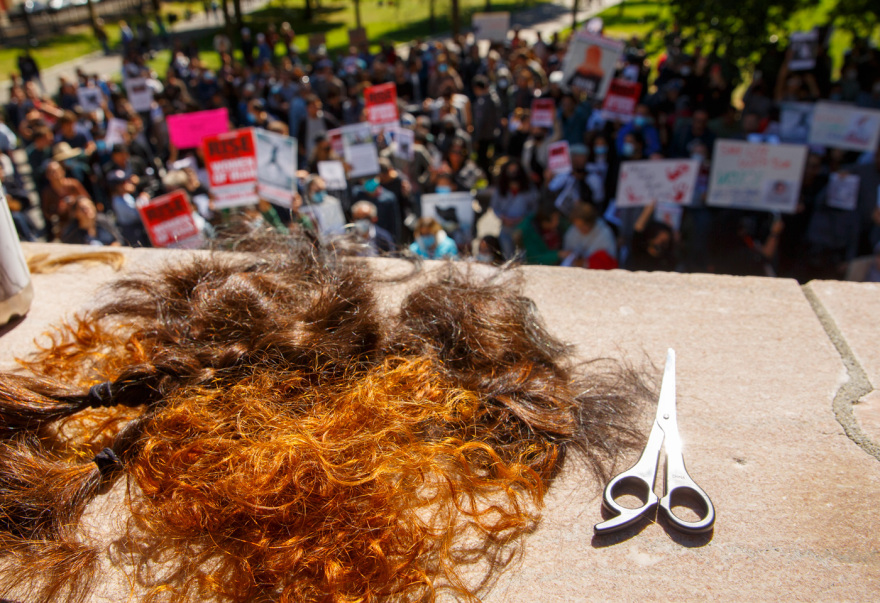 Ιράν: Διαδηλώσεις συμπαράστασης στις Ιρανές σε όλο τον κόσμο και κατακραυγή για τη βίαιη καταστολή από το καθεστώς