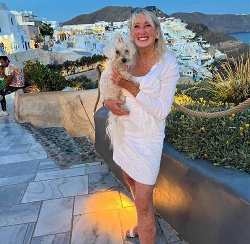 Η περιπετειώδης αποτέφρωση της σκυλίτσας Bibi - Ελπίδα για την ιδιοκτήτρια, εφιάλτης η γραφειοκρατία