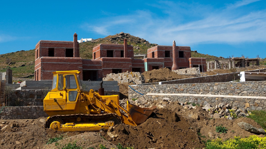 Σύρος-Μύκονος: Καταγγελία για λαδώματα υπαλλήλων της πολεοδομίας