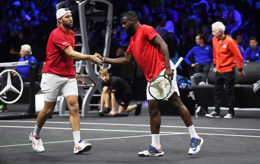 Η τελευταία παράσταση του Ρότζερ Φέντερερ ήταν γιορτή για το τένις - Δείτε βίντεο και φωτογραφίες 