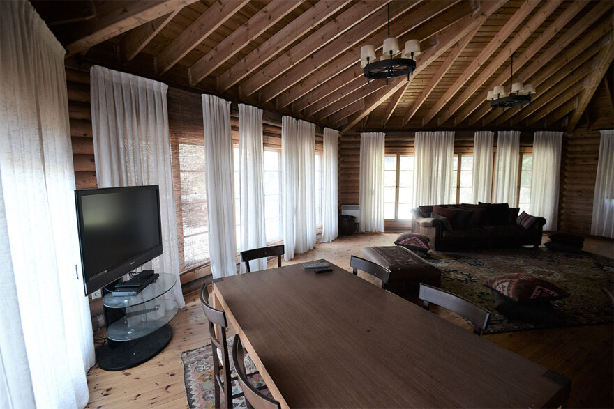 Βγενόπουλος: Ποιοι διεκδικούν το μυθικό ράντσο στην Πάρνηθα - Βίντεο και φωτογραφίες