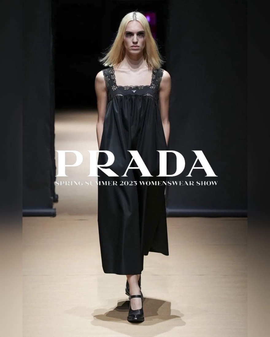 Βίντεο: Η Καίτη Γκραμμά είναι η πρώτη Ελληνίδα τρανς που περπάτησε για τον οίκο Prada