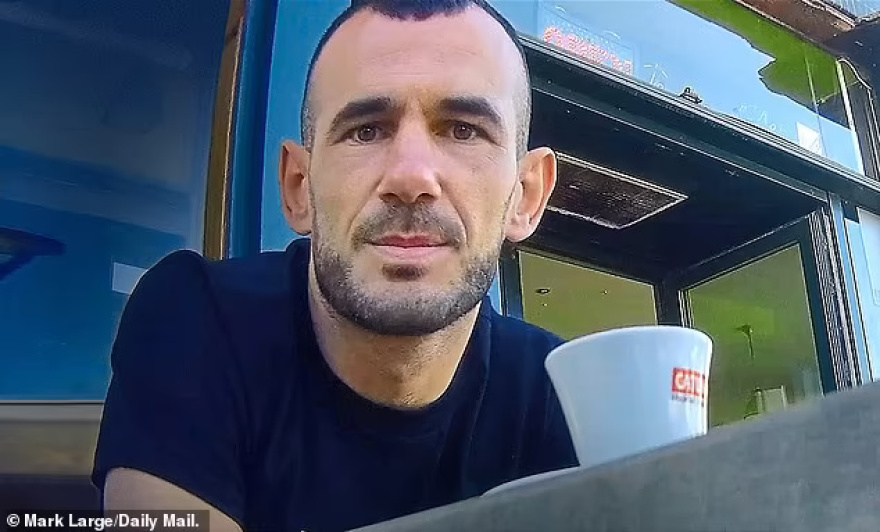 «Χρυσός Λέων»: Αλβανός μαφιόζος ελέγχει το δουλεμπόριο μεταναστών στο στενό της Μάγχης