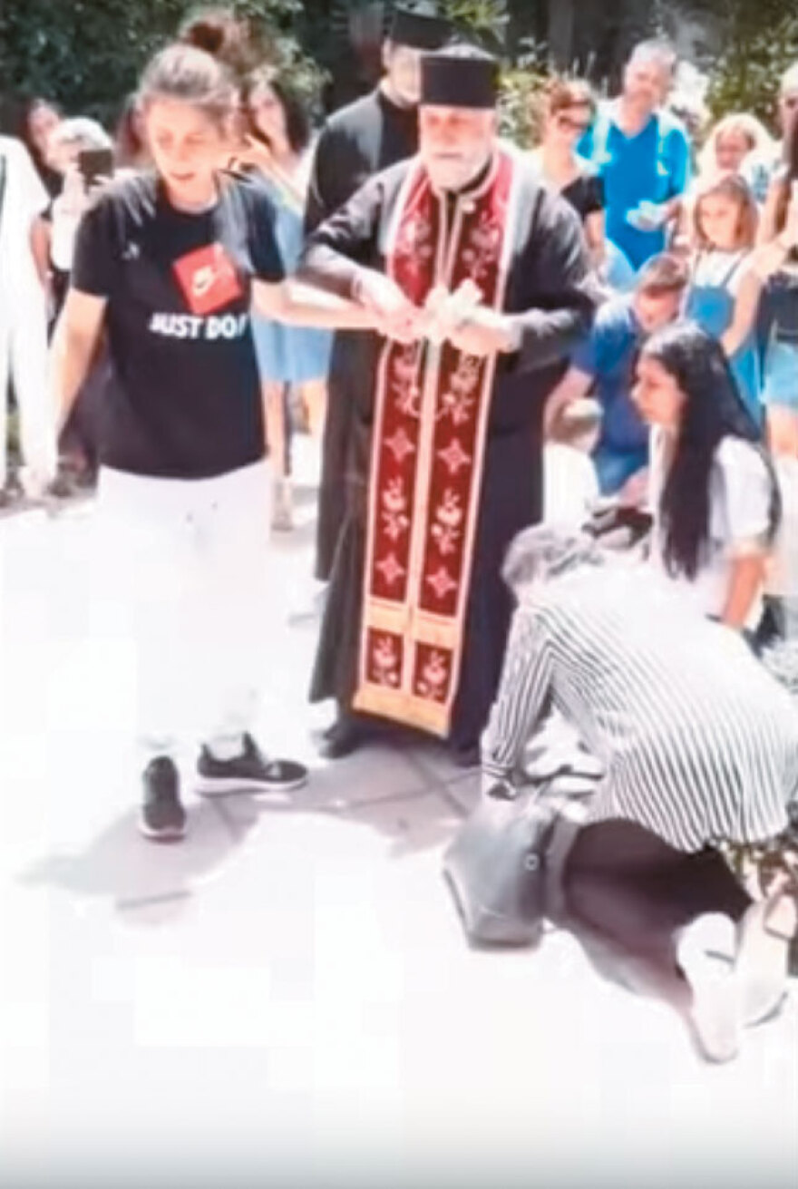 Αγιοι Ισίδωροι Λυκαβηττού: Τελειώνουν τα «θαύματα» του παπά-Δημήτρη;