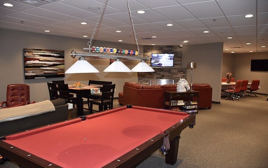 «Πυρηνική Αποκάλυψη» - Οι πλούσιοι του πλανήτη φτιάχνουν... καταφύγια με πισίνες για να σωθούν