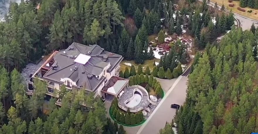 Ο Πούτιν «πήγε διακοπές στην κρυφή εξοχική του έπαυλη» αφού ανακοίνωσε την επιστράτευση