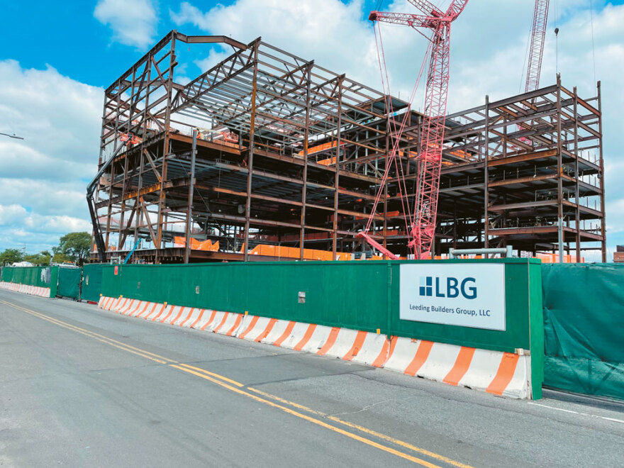 Ρόμπερτ Ντε Νίρο: Ο «ταξιτζής» κάνει μπίζνες εκατομμυρίων στην... ελληνική Αστόρια