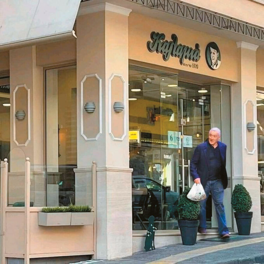 Ρόμπερτ Ντε Νίρο: Ο «ταξιτζής» κάνει μπίζνες εκατομμυρίων στην... ελληνική Αστόρια