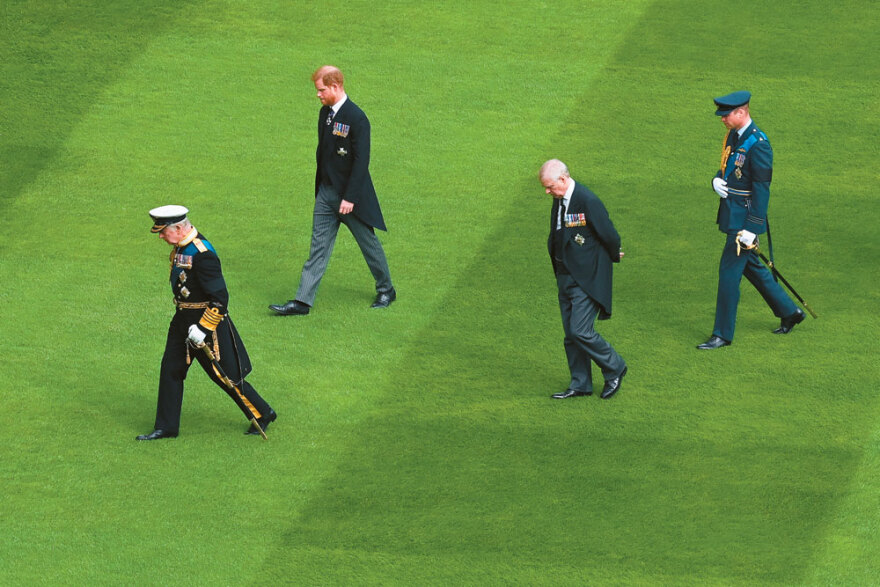 Η ζωή μετά την Ελισάβετ: Ο οίκος των Ουίνδσορ σε κρίση - Βασιλιάς σε «ομηρία» ο Κάρολος