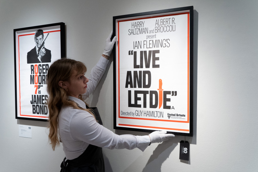 Τζέιμς Μποντ: Σε δημοπρασία αυτοκίνητα, ρολόγια και αντικείμενα από τις ταινίες