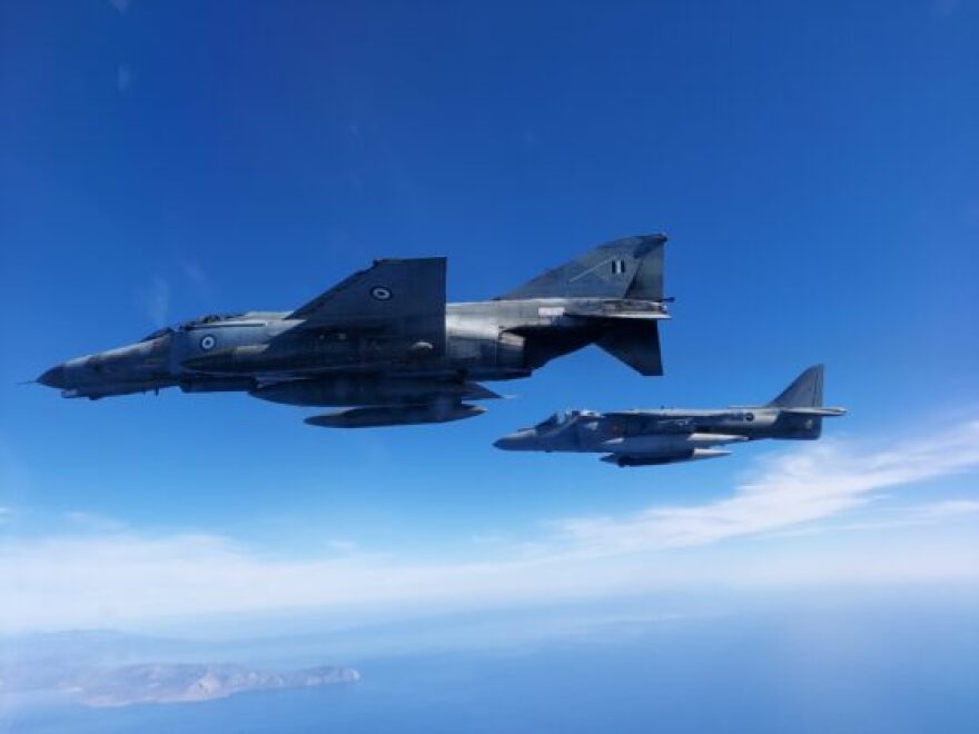 Εντυπωσιακές εικόνες από συνεκπαιδεύσεις της φρεγάτας «Αδρίας» και αεροσκαφών με την ισπανική Αμφίβια Δύναμη Κρούσης