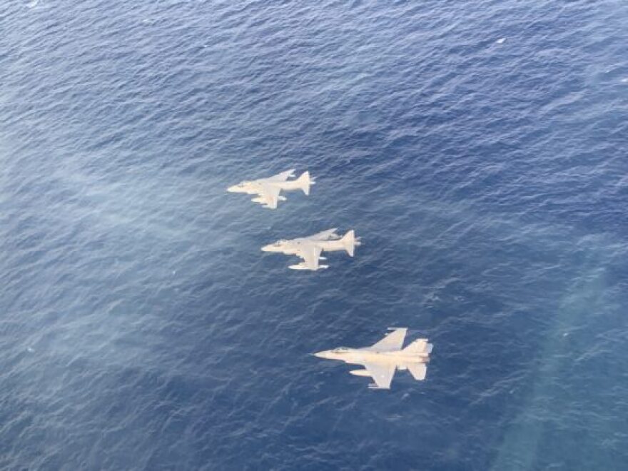 Εντυπωσιακές εικόνες από συνεκπαιδεύσεις της φρεγάτας «Αδρίας» και αεροσκαφών με την ισπανική Αμφίβια Δύναμη Κρούσης