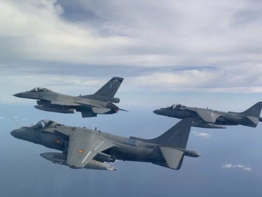 Εντυπωσιακές εικόνες από συνεκπαιδεύσεις της φρεγάτας «Αδρίας» και αεροσκαφών με την ισπανική Αμφίβια Δύναμη Κρούσης