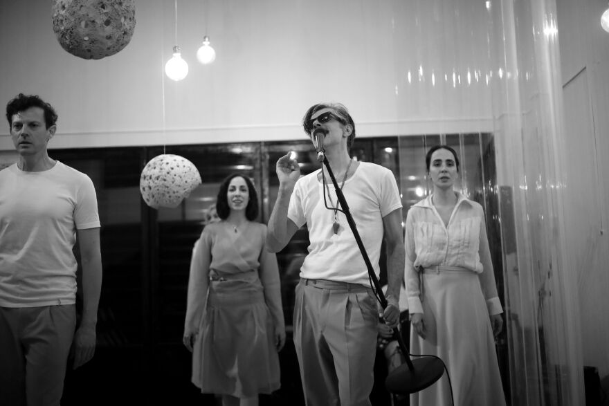 «Η Νύχτα της Κουκουβάγιας»: Μια παράσταση-αλληγορία για τη ζωή και τον θάνατο