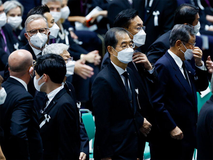 Σίνζο Άμπε: Δείτε live την εντυπωσιακή τελετή της κρατικής κηδείας του 