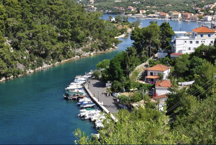 Sotheby's: Πωλητήριο για τον «Παράδεισο» του Παράβαλου στο Μαίναλο και το ιστορικό «Bella Vita»