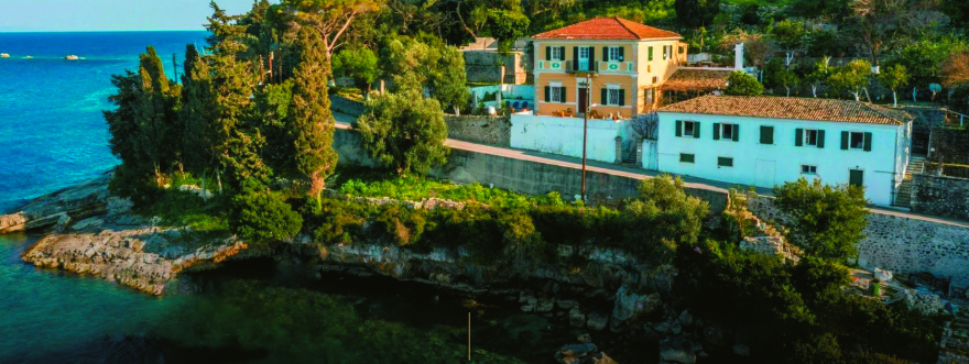 Sotheby's: Πωλητήριο για τον «Παράδεισο» του Παράβαλου στο Μαίναλο και το ιστορικό «Bella Vita»