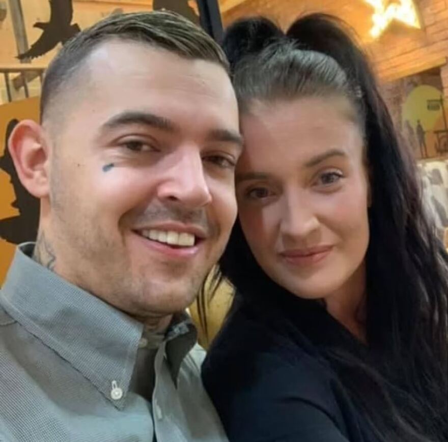 Ο Βρετανός που άφησε την οικογένειά του για Ουκρανή πρόσφυγα τώρα... τη διώχνει