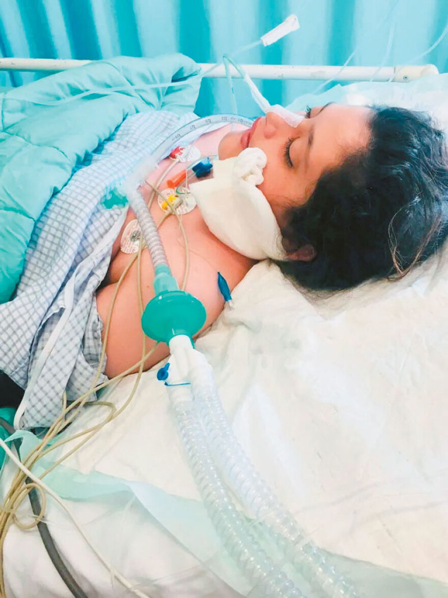 Η «ματωμένη μαντίλα»  της Μάχσα κλονίζει το καθεστώς του Ιράν