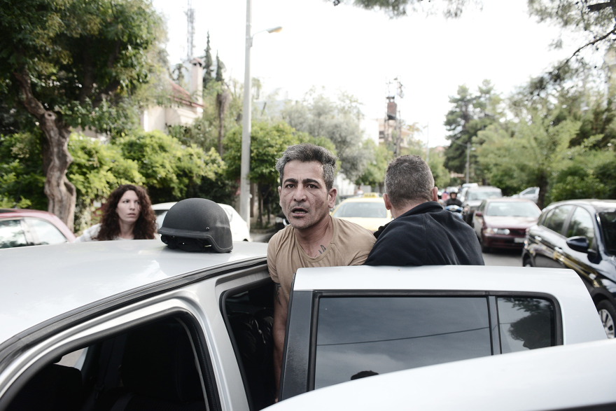 Μαχσά Αμινί: Χημικά έπεσαν στη συγκέντρωση στην πρεσβεία του Ιράν - Δύο συλλήψεις