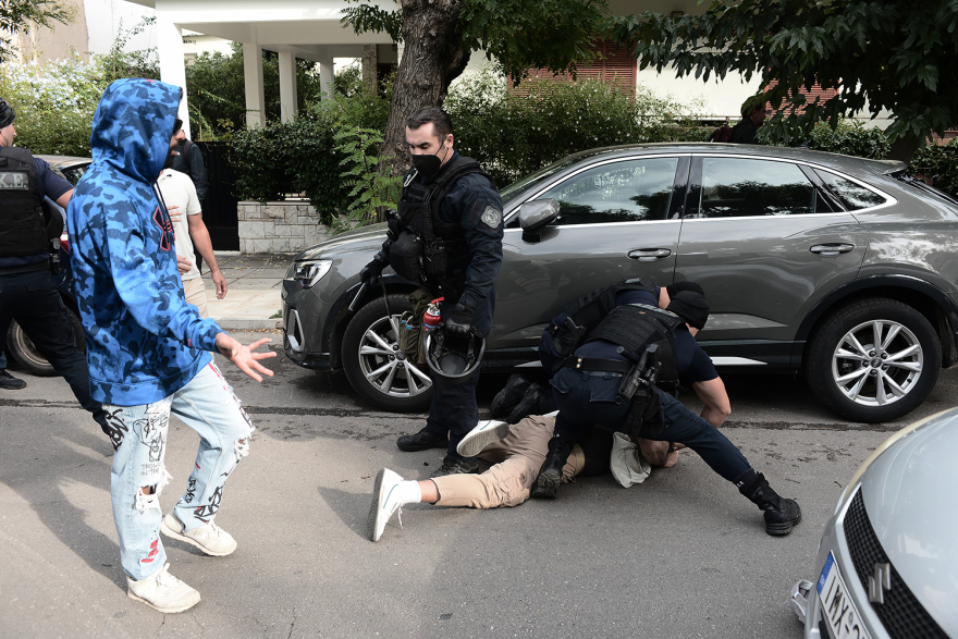 Μαχσά Αμινί: Χημικά έπεσαν στη συγκέντρωση στην πρεσβεία του Ιράν - Δύο συλλήψεις