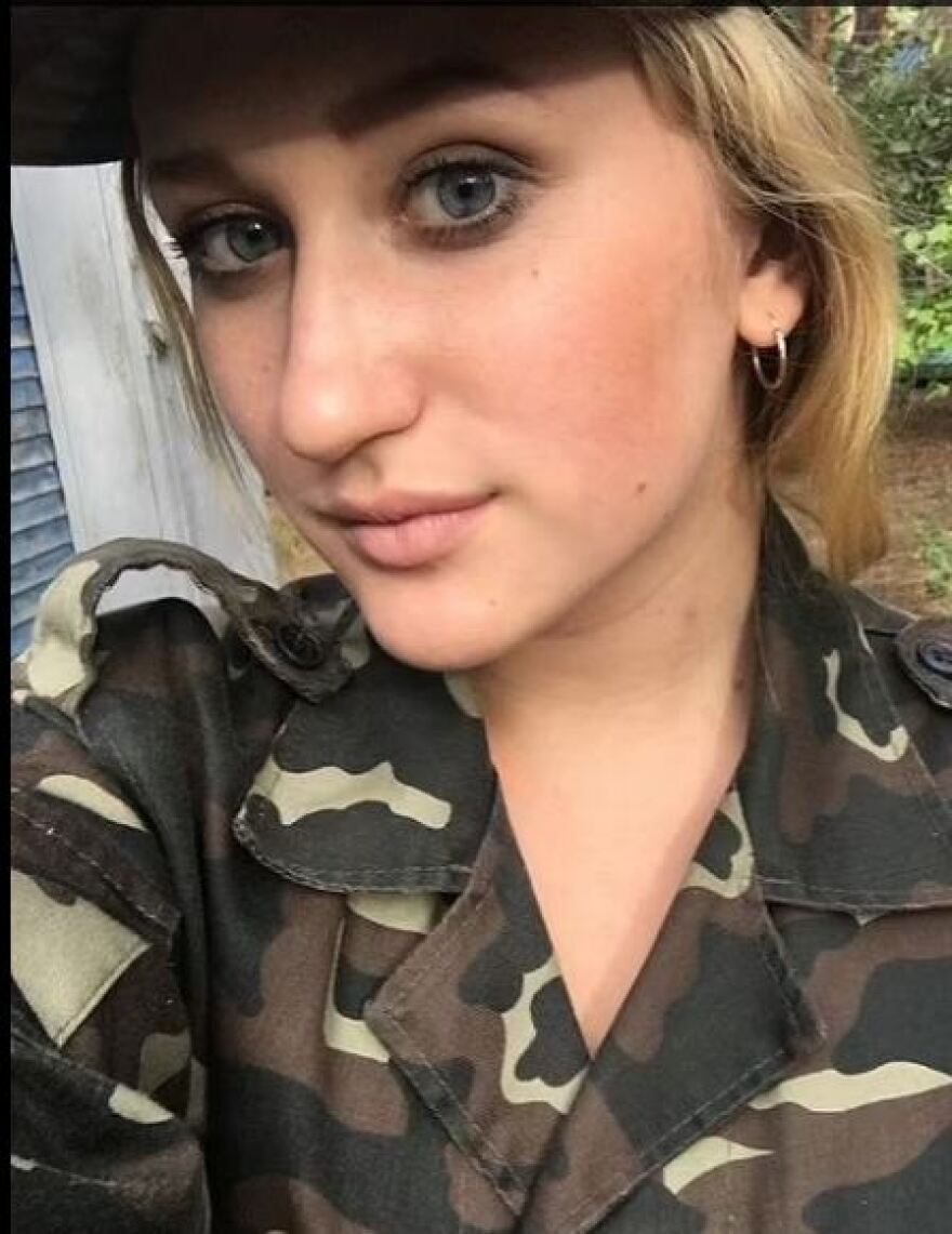 Ο Βρετανός που άφησε την οικογένειά του για Ουκρανή πρόσφυγα τώρα... τη διώχνει