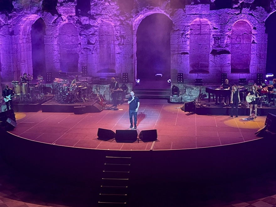 Έρος Ραμαζότι: Η αποθέωση, οι selfies και το απρόσμενο ντουέτο