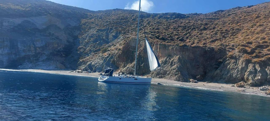 Φολέγανδρος: Πάνω από 35 μετανάστες αποβιβάστηκαν στην παραλία Κάτεργο