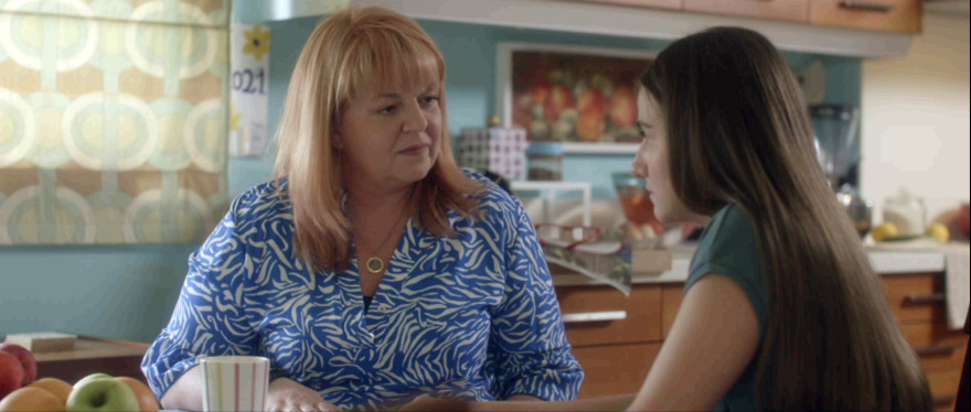 Κάνε ότι κοιμάσαι: Ο Νικόλας παρακολουθεί τη Βικτωρία με το νέο της θύμα