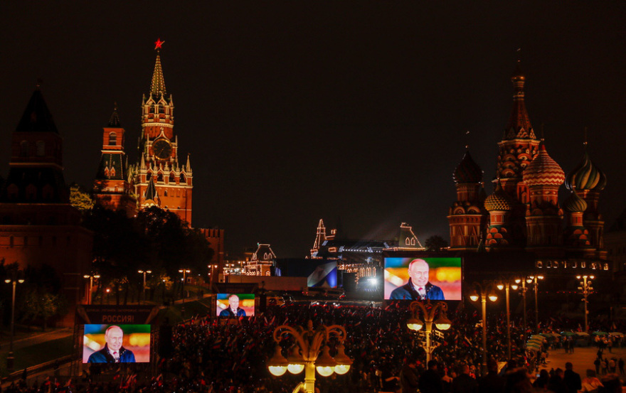 Πόλεμος στην Ουκρανία - «Σόου» Πούτιν στην Κόκκινη Πλατεία: Η νίκη είναι δική μας - Έταξε σχολεία και νοσοκομεία στις περιοχές που προσάρτησε