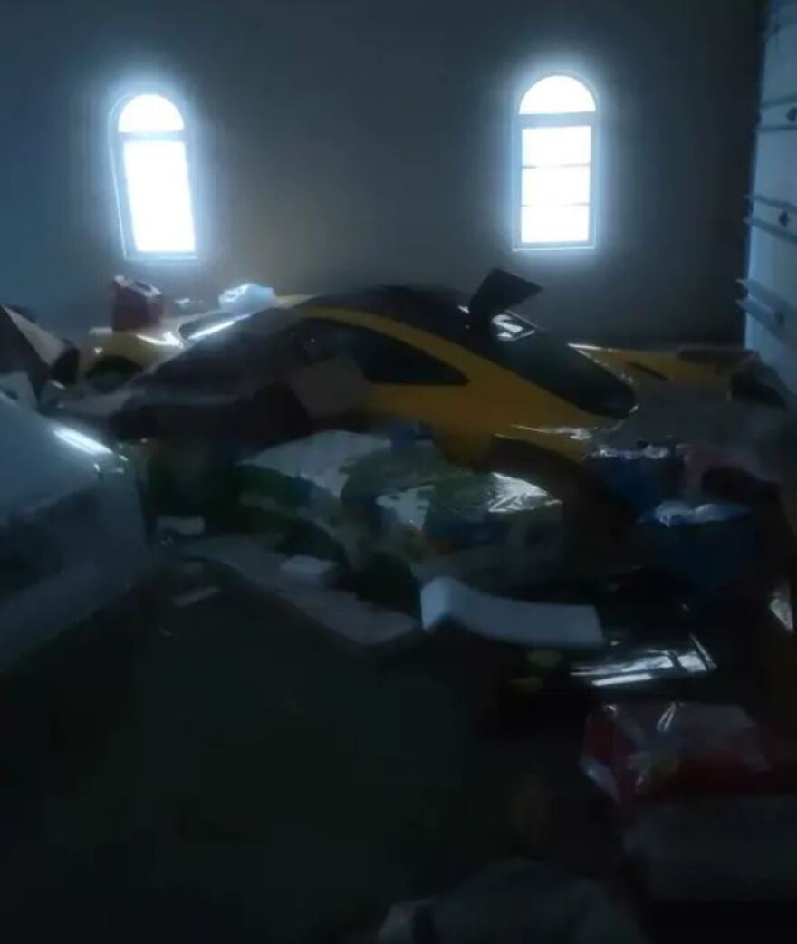 Φλόριντα: Ολοκαίνουργιο supercar αξίας 1 εκατ. δολαρίων κατάντησε «υποβρύχιο» λόγω του κυκλώνα