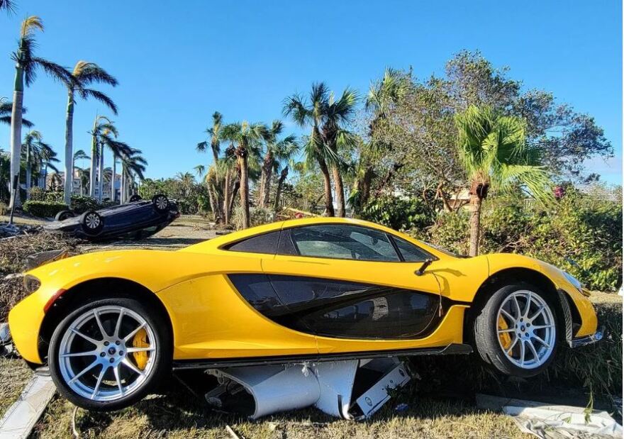 Φλόριντα: Ολοκαίνουργιο supercar αξίας 1 εκατ. δολαρίων κατάντησε «υποβρύχιο» λόγω του κυκλώνα