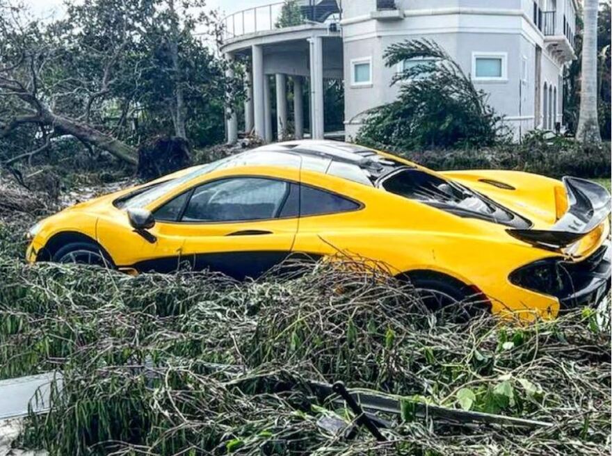 Φλόριντα: Ολοκαίνουργιο supercar αξίας 1 εκατ. δολαρίων κατάντησε «υποβρύχιο» λόγω του κυκλώνα