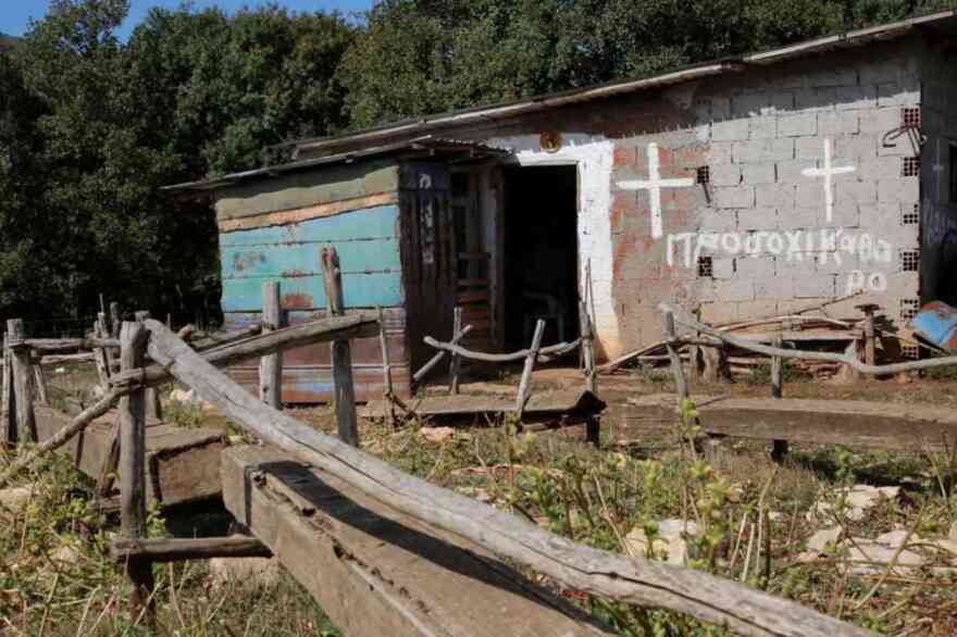 Διπλό έγκλημα στην Καβάλα: Το ανατριχιαστικό σημείωμα του αυτόχειρα λίγο πριν σκοτώσει μάνα και παιδί