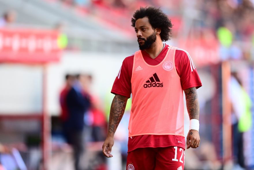 Super League 1, Ολυμπιακός - Ατρόμητος 2-0: Επέστρεψαν τα χαμόγελα με τον Μπακαμπού! 