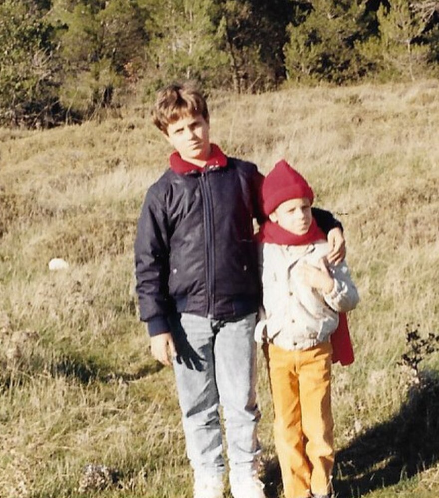 Δημήτρης Μακαλιάς: Η ανάρτηση για τον αδερφό του που έχει φύγει από τη ζωή