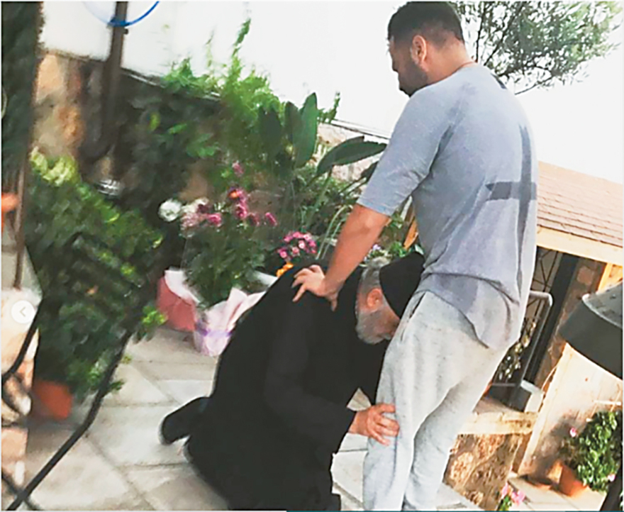 Άγιοι Ισίδωροι Λυκαβηττού: Μόνο «θαύμα» θα σώσει τον παπα-Δημήτρη