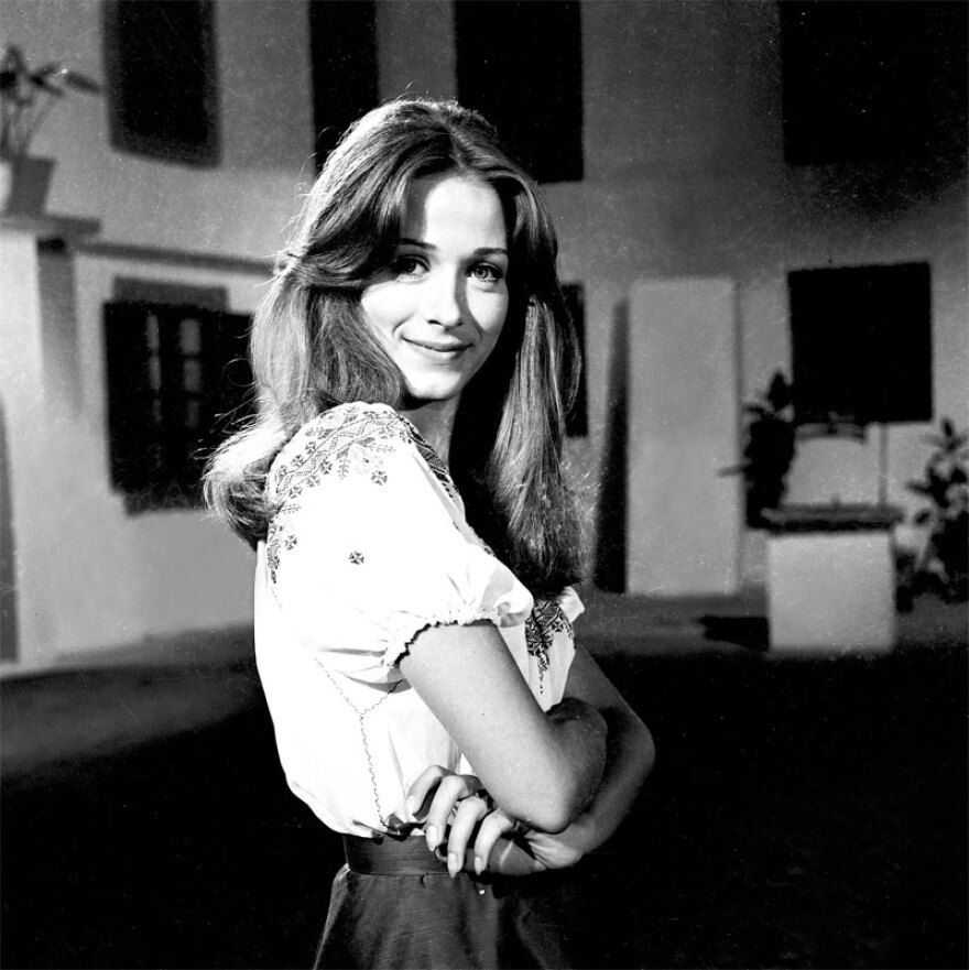 Η Νόρα Βαλσάμη στον Δανίκα: «Οι άνδρες που γνώρισα ήταν τζέντλεµαν, όχι τσογλάνια»